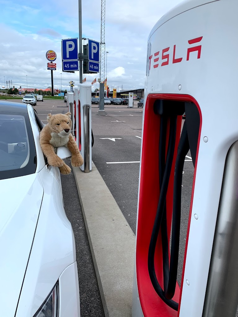tesla-supercharger-18.jpeg