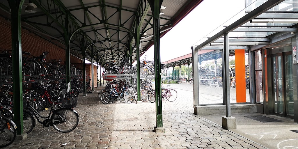 bike-ride-station-2.jpeg