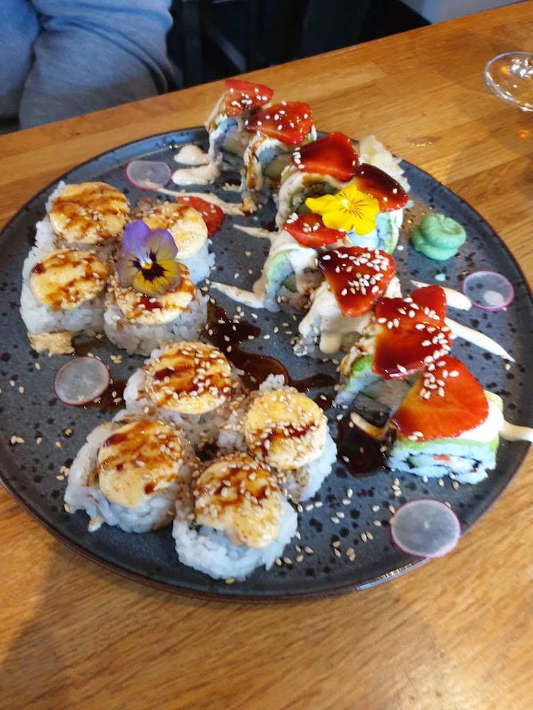 chill-out-sushi-7.jpeg