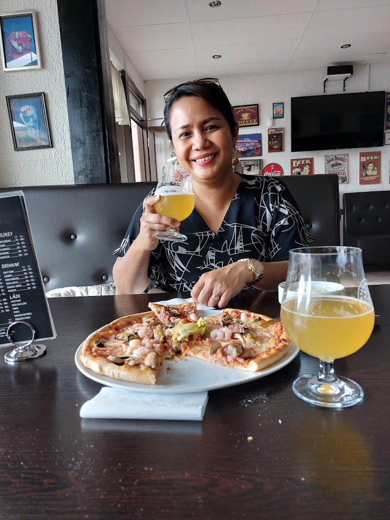 ellstorps-kvarterskrog-pizzeria-15.jpeg