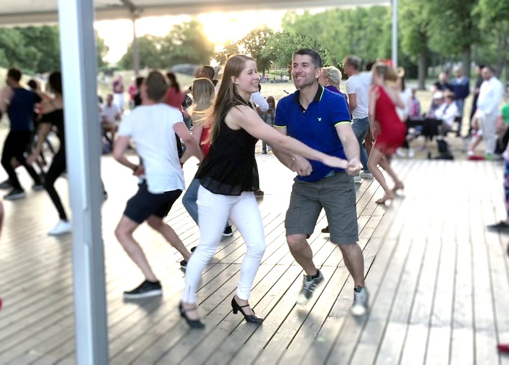 la-candela-salsa-academy-3.jpeg