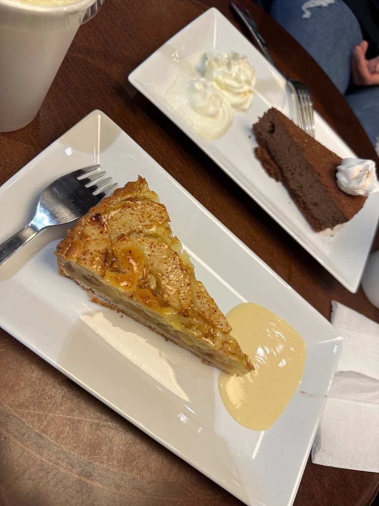 le-croissant-7.jpeg