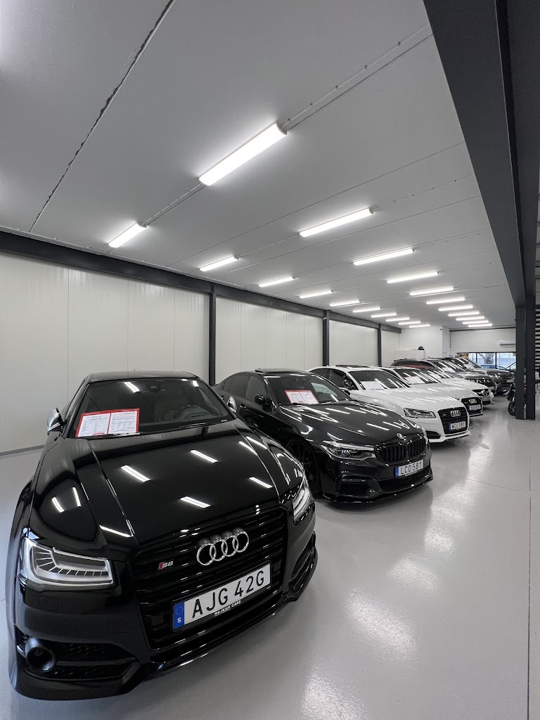 majkam-cars-outlet-4.jpeg
