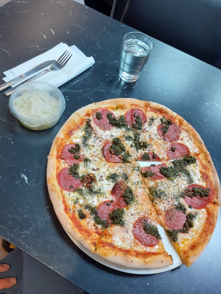 mollans-pizzeria-8.jpeg