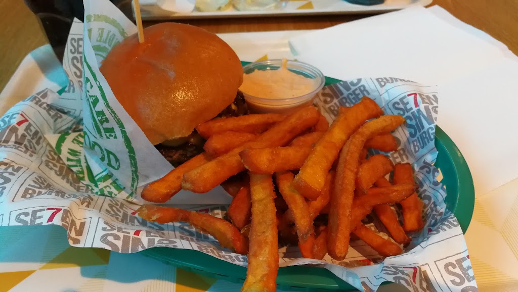 se7en-sins-burger-6.jpeg