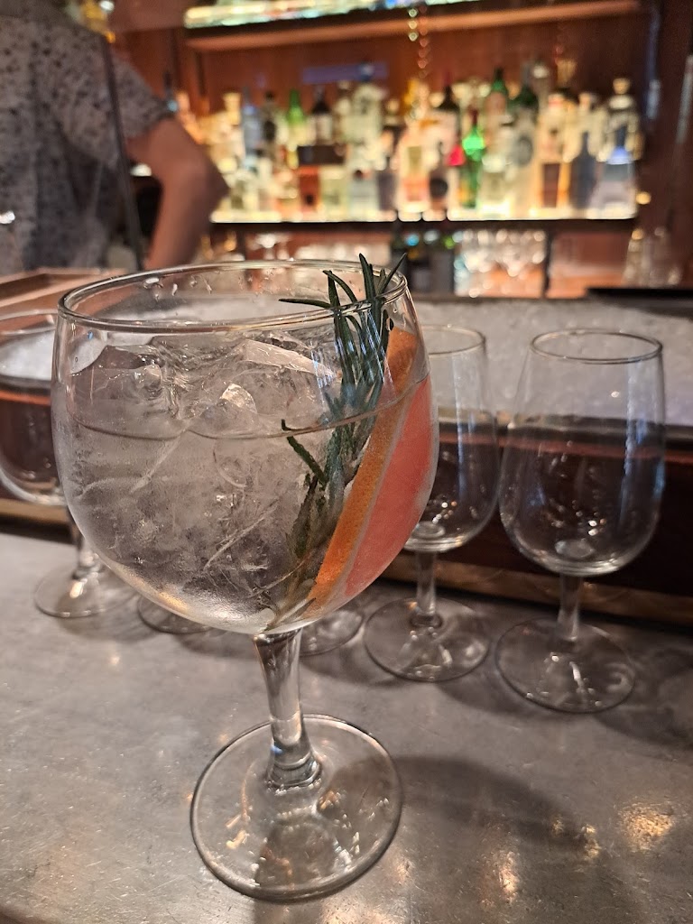 wine-and-gin-bar-1.jpeg