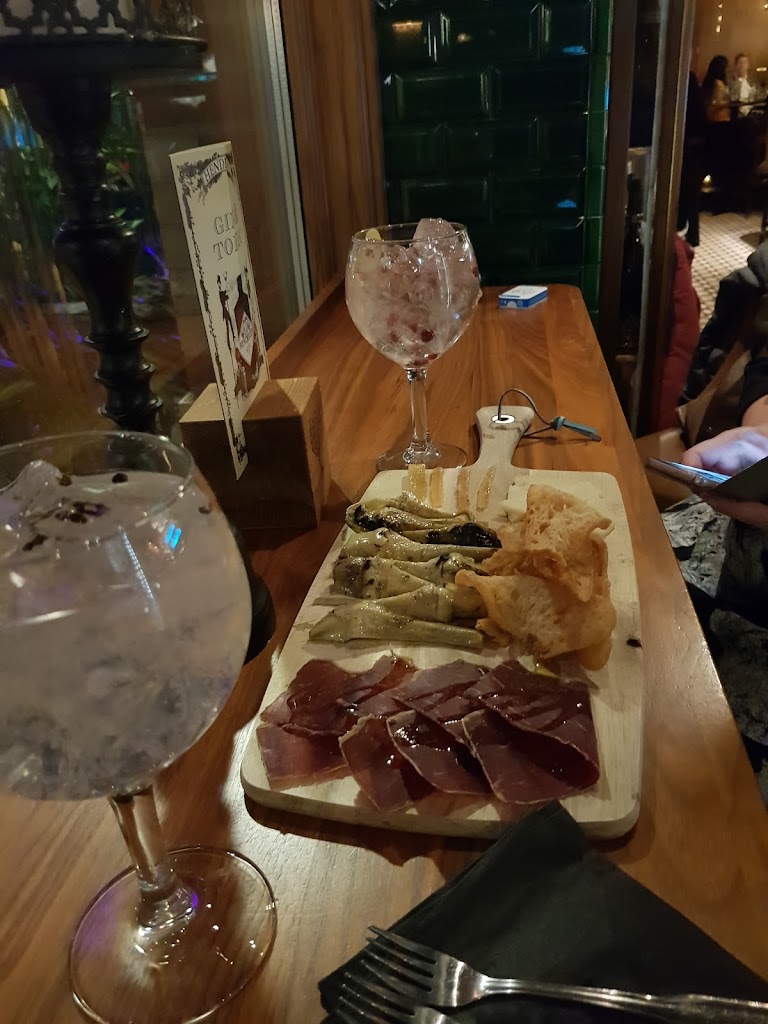 wine-and-gin-bar-16.jpeg