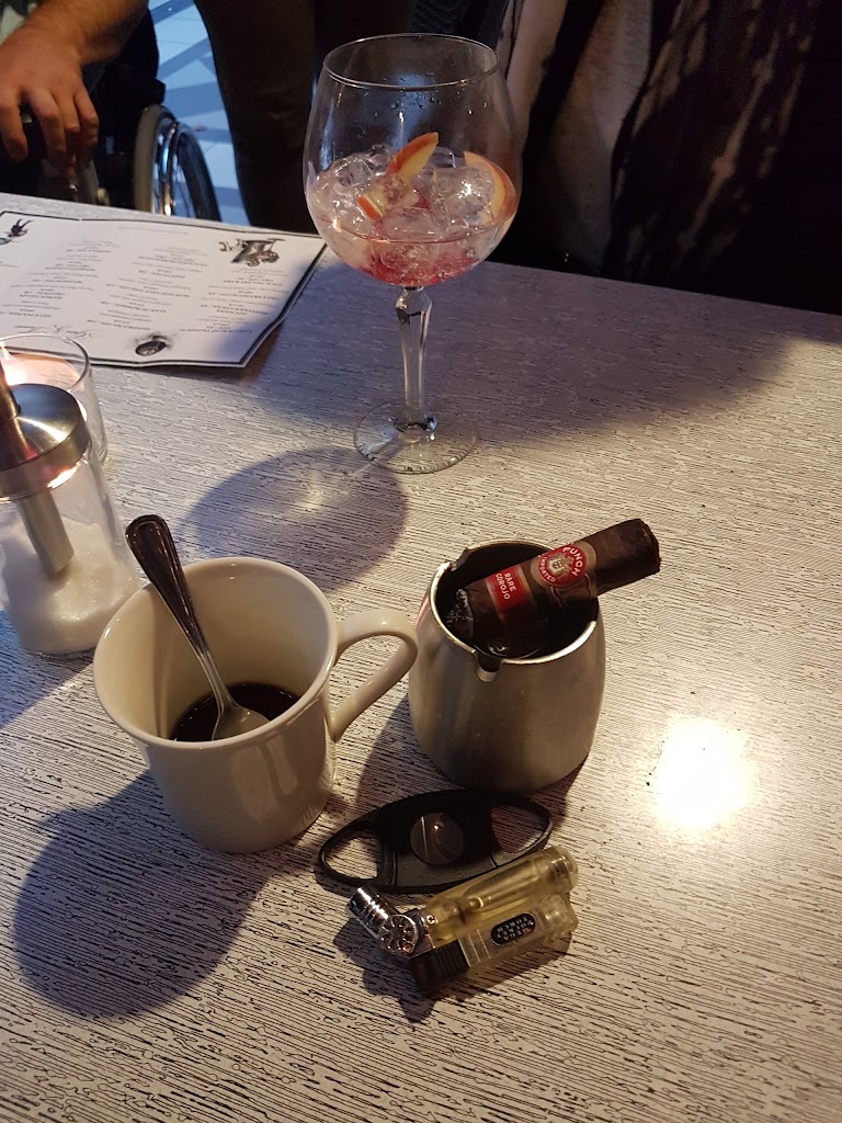 wine-and-gin-bar-17.jpeg