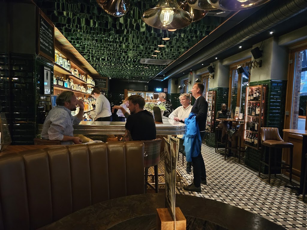 wine-and-gin-bar-2.jpeg