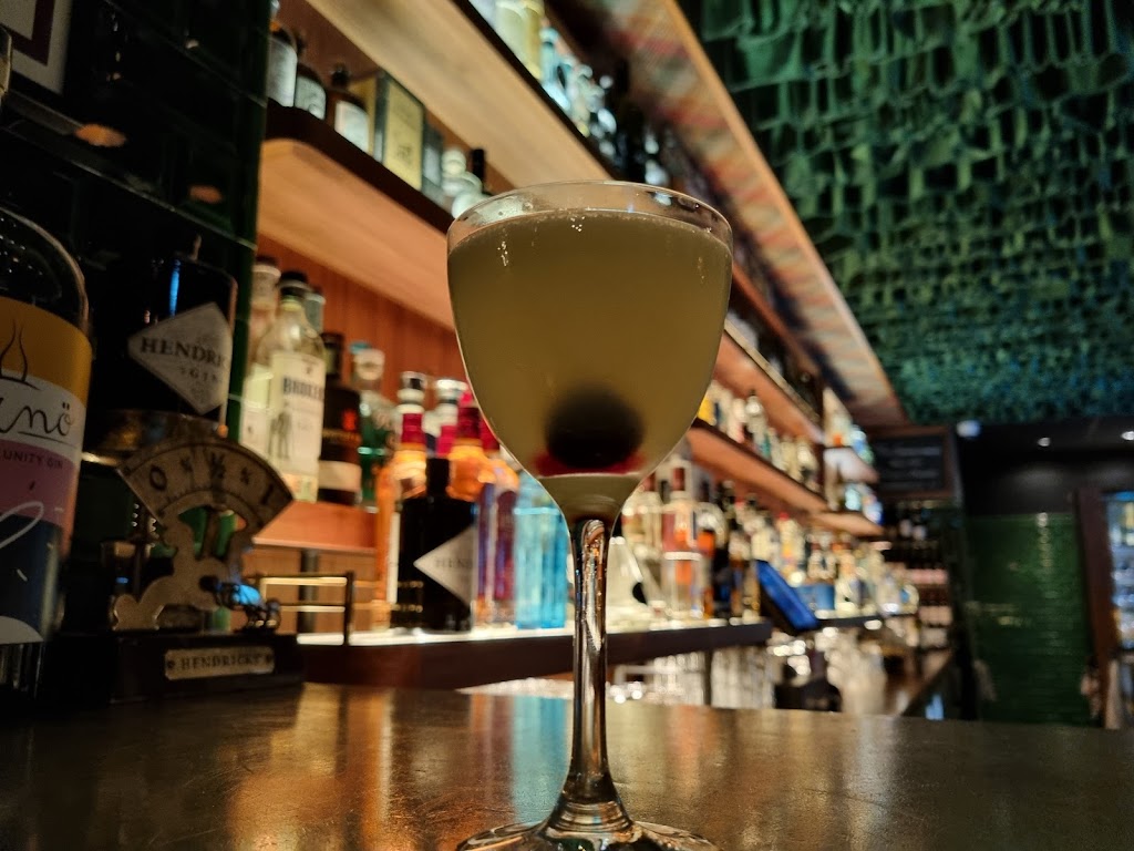 wine-and-gin-bar-4.jpeg