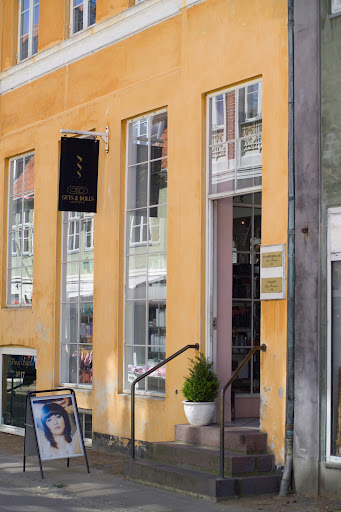 Guys &amp; Dolls Hairdresser Elsinore Intercoiffure