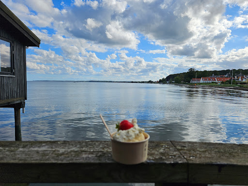 Ice cream store Sletten Havn