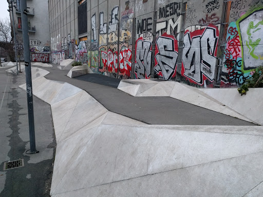 Spot Pyramide