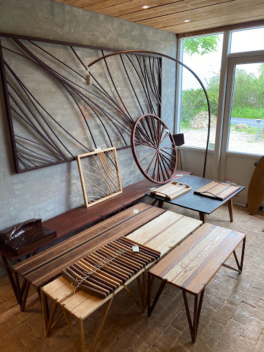Behøvlet: Kunst og møbler i træ