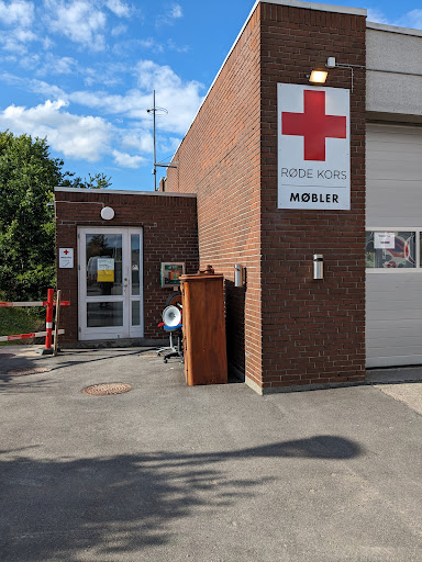 Røde Kors møbel depot