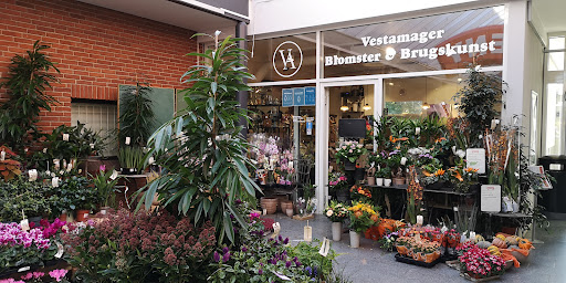 Vestamager Flowers V / marianne Reimer