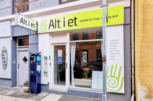 Alt i et