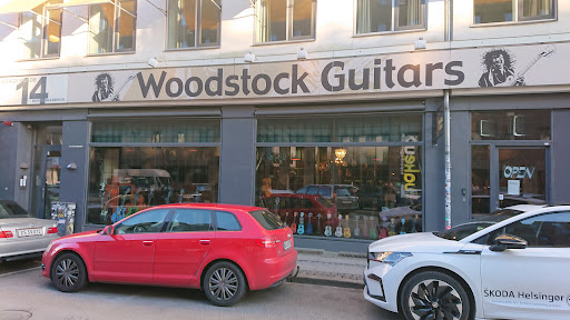 Woodstock Guitars