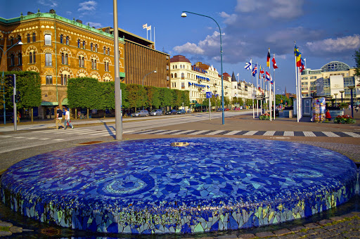 Mosaic fountain or ”Blåbärspajerna”