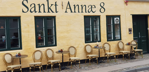 Sankt Annae 8