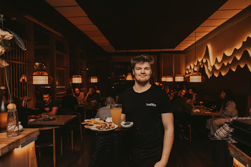 Sushi izakaya