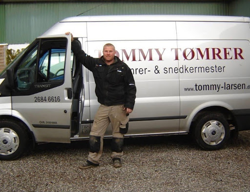 Tømrer- og Snedkermester Tommy Larsen ApS