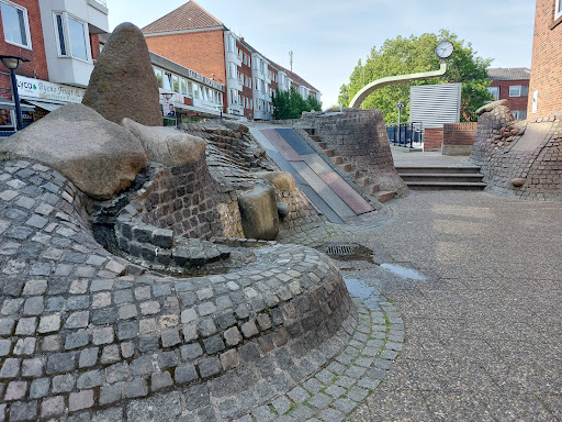 Ballerup Byskulptur by Niels Guttormsen