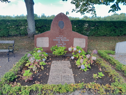 Edvard Perssons Grave